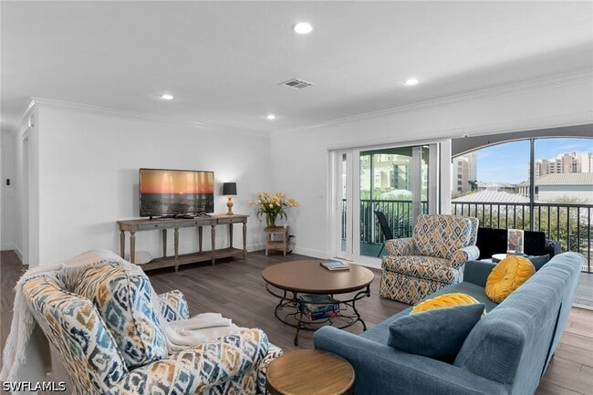 Photo - 1020 Swallow Ave Unit 302