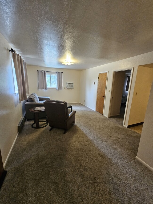 Photo - 419 SW Paiute St