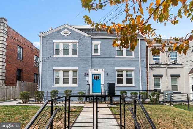 Building Photo - 5012 2nd St NW Unit 2