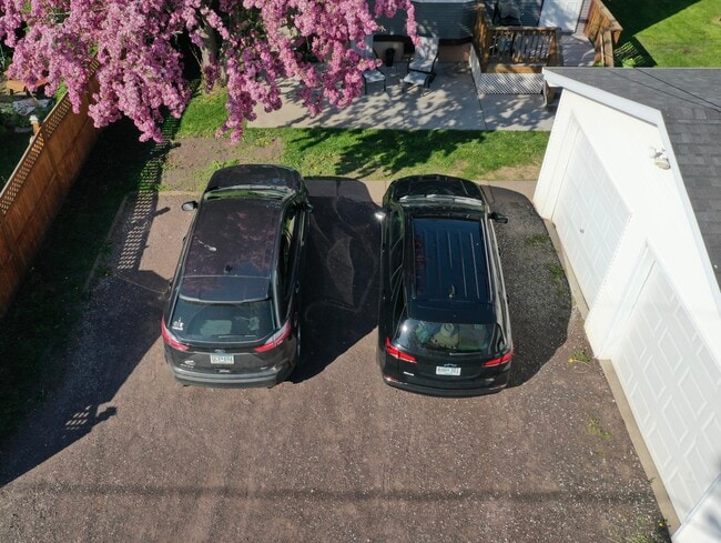 Photo - 1004 E 5th St