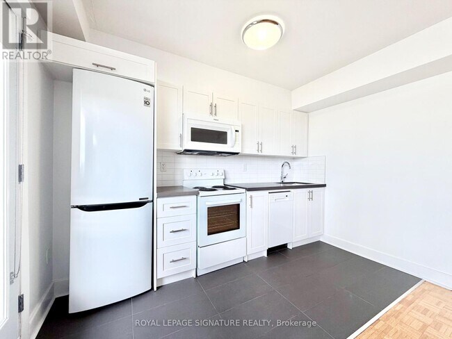 Photo - 276 St George St Unit 908