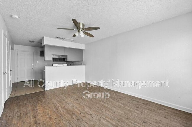 Photo - 4921 Miller Ave