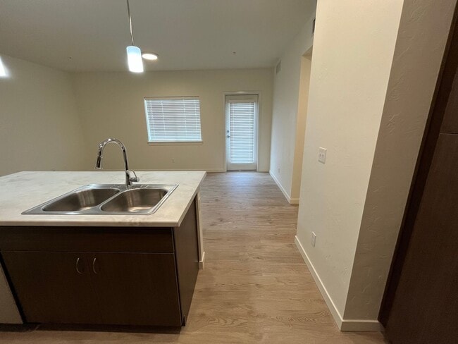 Photo - 4612 Lexington Sky Ln Unidad 104