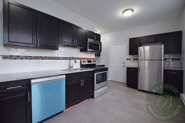 Photo - 3635 W Dickens Ave Unit 3B