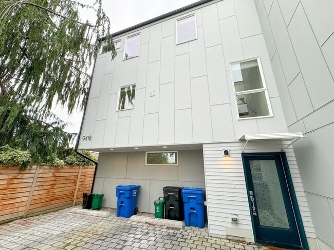 Photo - 3Bd/1.75Ba Seattle Townhouse