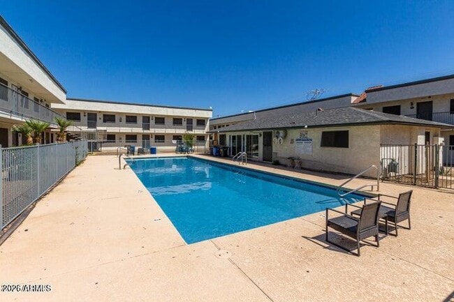 Building Photo - 18202 N Cave Creek Rd Unit 212