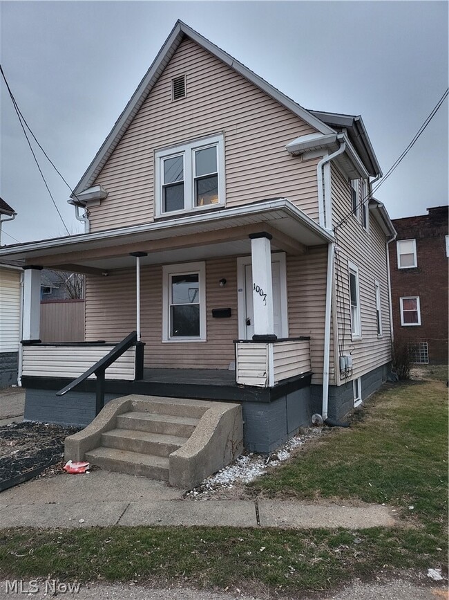 1007 Dewalt Ave NW