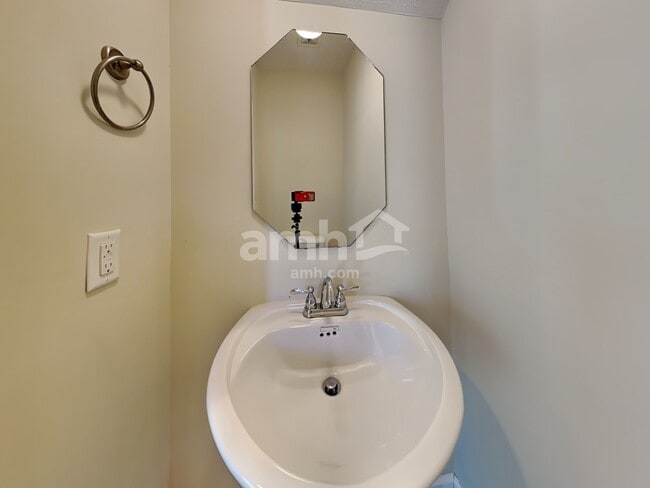 Photo - 6947 Calderwood Dr
