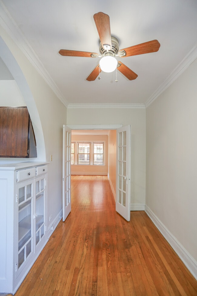 Photo - 5720 S Blackstone Ave Unit #1E