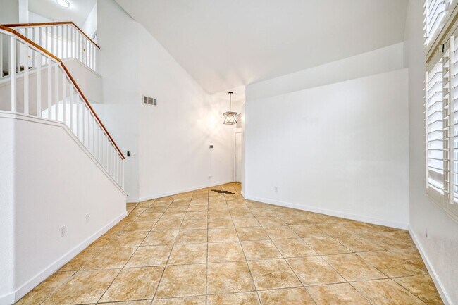 Photo - Spacious 4 Bedroom Home near Summerlin!