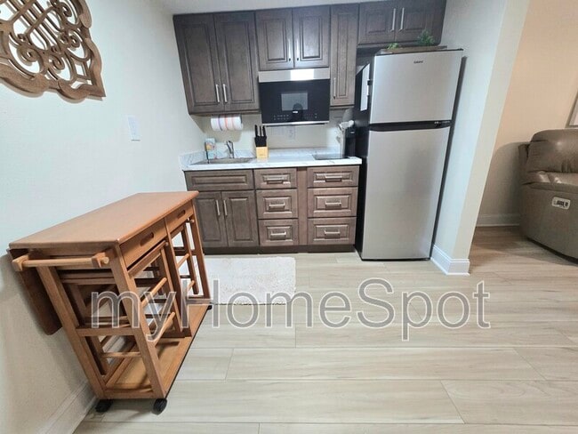 Photo - 201 S Stillman St Unit Apt 214
