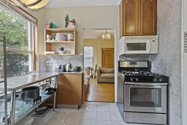 32 William St Unit 1