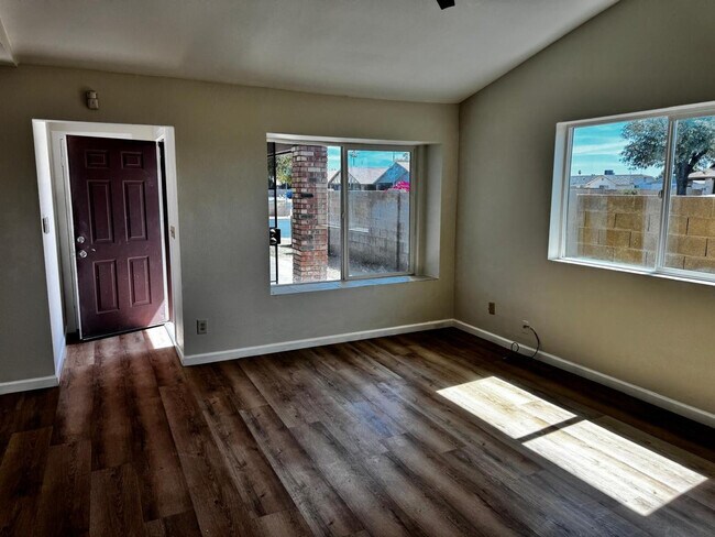 Photo - 442 S 32nd Pl