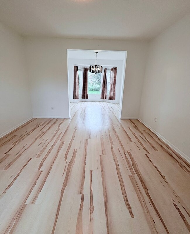 Photo - Spacious 4 Bed, 2 Bath Home in Columbus