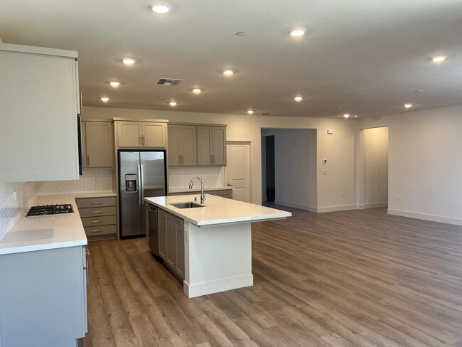 Photo - 5256 Ironwood Ave