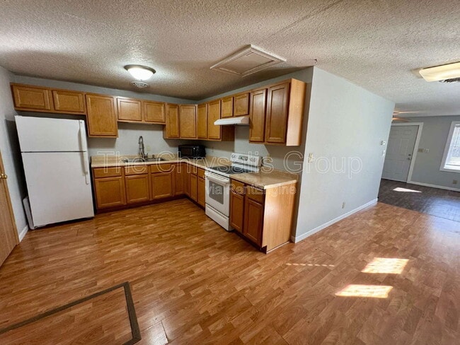 Photo - 704 W Superior St