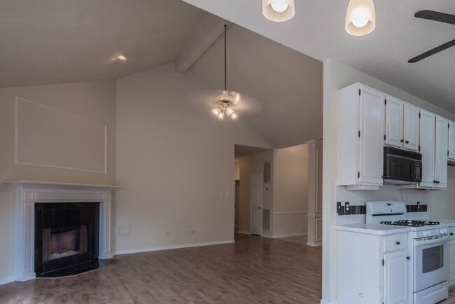 Photo - 17030 Macleish Dr