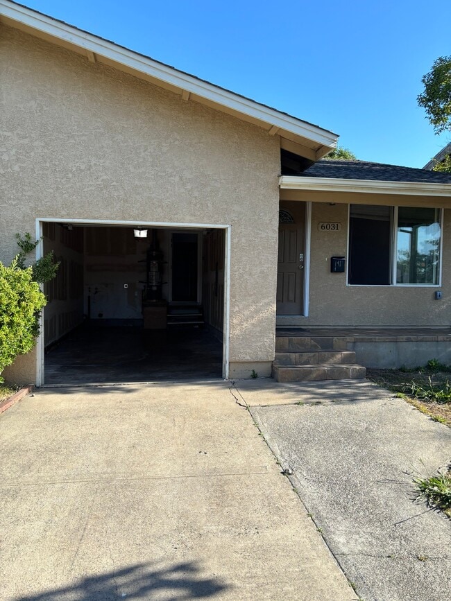 Building Photo - 6031 Bourbon Dr