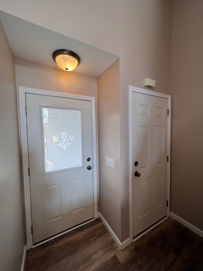 Photo - Spacious Split-Level Retreat Just Minutes ...