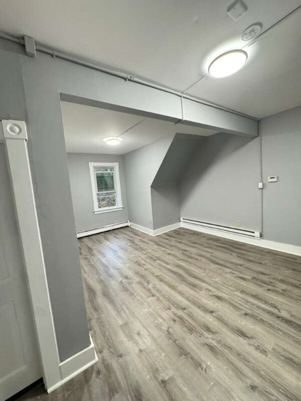 Photo - 166-168-168 W Main St Unidad 168-7