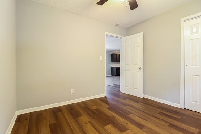 Photo - 233 State Rd S-42-2842