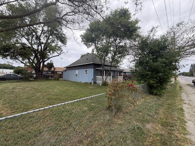 Photo - 10046 Larkin Rd