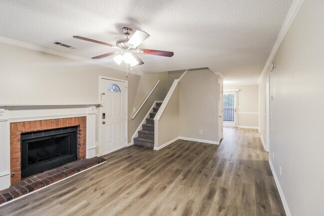 Photo - 839 Ashley Ln