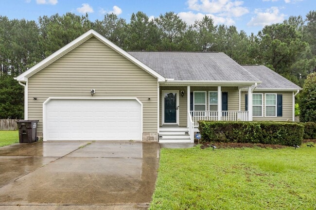 Building Photo - Single Family Home!