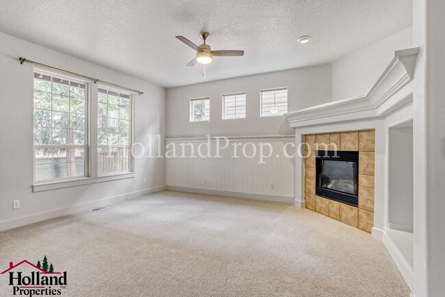 Photo - Beautifully Home Near Waterhouse Trail & Lake