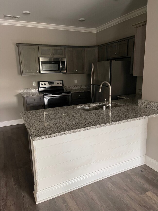 Kitchen - 5850 Otte Ct