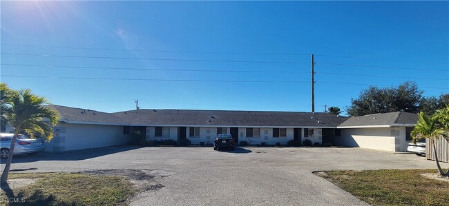 Building Photo - 930 SW 47th Terrace Unit 7