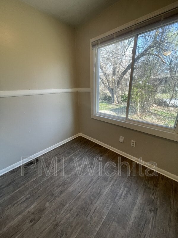 Photo - 2322 S Broadview St