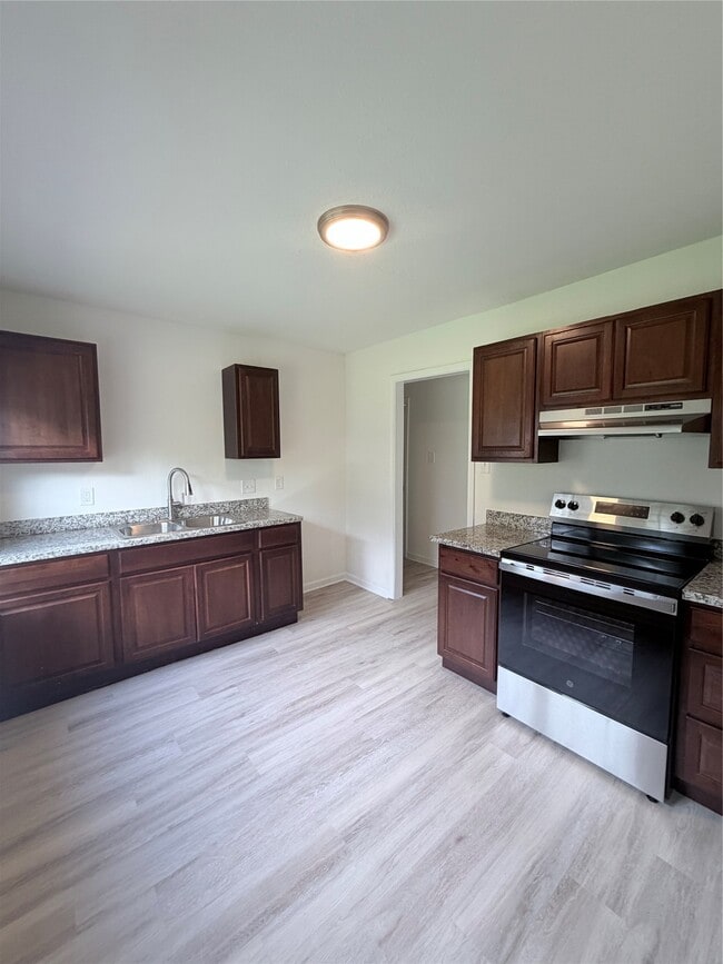 Photo - 8837 Oak Knoll Ln