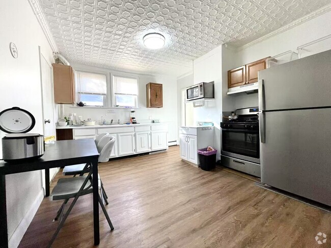 Building Photo - 10 Ashland St Unit 1 Rental