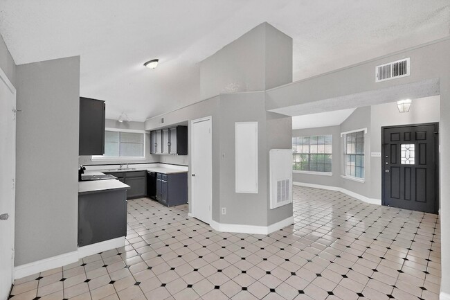 Photo - 1634 Sunswept Terrace