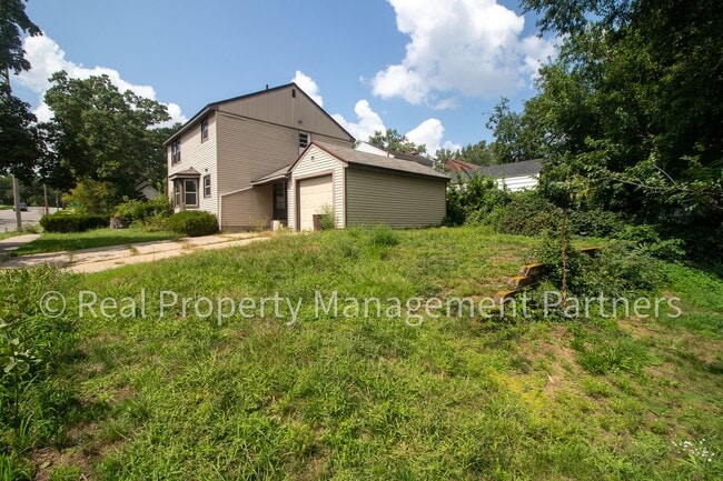 Photo - 1350 Giddings Ave SE