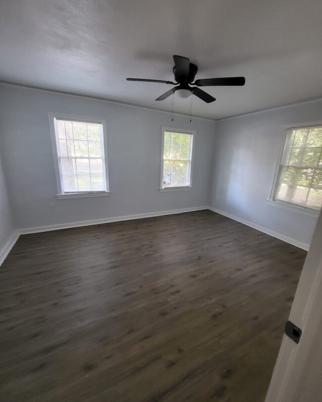 Photo - 2123 Belvedere Dr