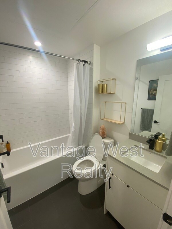 Photo - 660-660 Cawston Ave