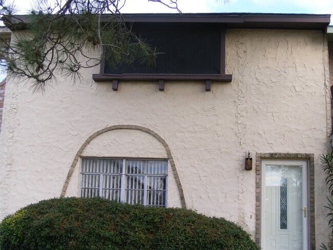 Building Photo - 7037 Chasewood Dr