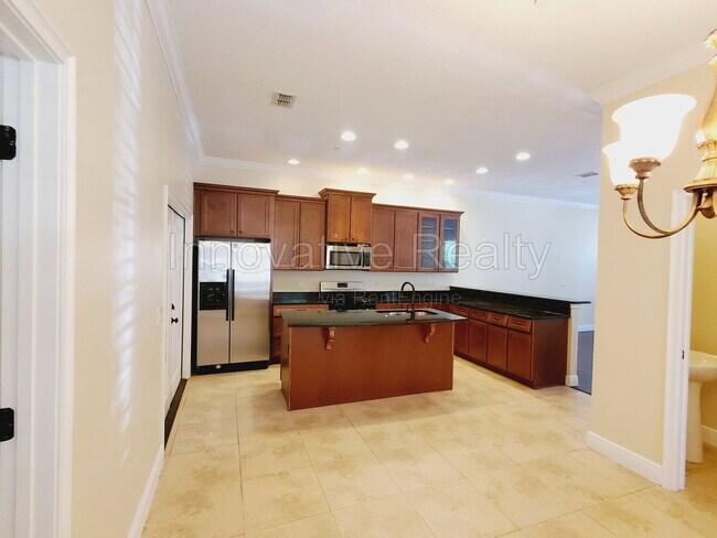 1381 Orchid Ave