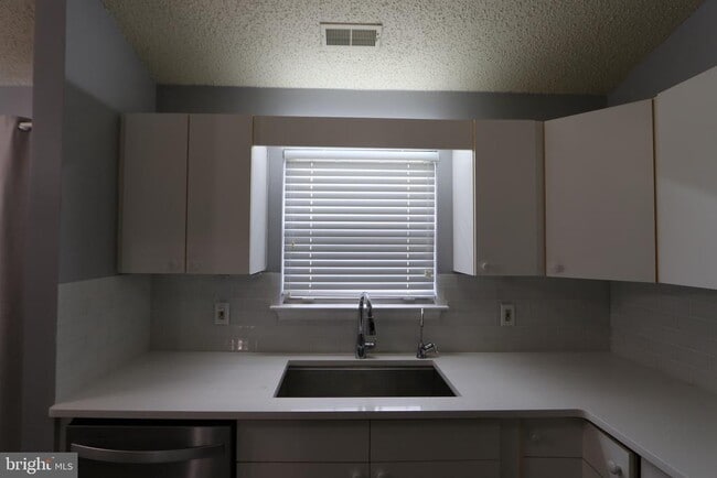 Photo - 505 Regency Pl