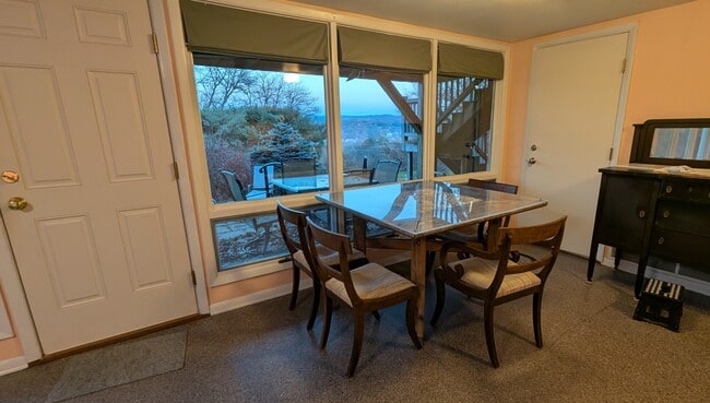 Área de comedor - 143 Campbell Ave Unidad Apartment