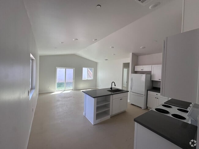 Building Photo - Brand new 3 bedroom house in quiet neighbo...