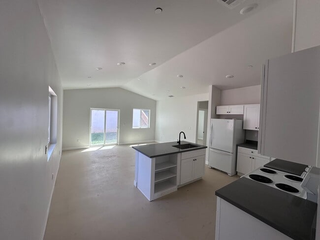 Building Photo - Brand new 3 bedroom house in quiet neighbo...
