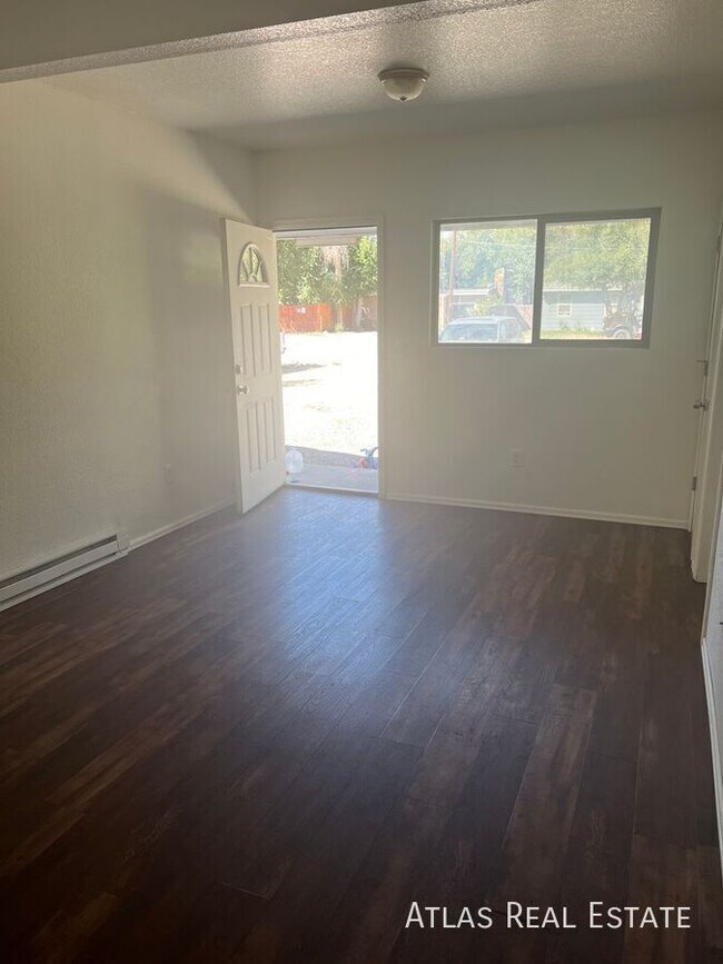 Photo - 236 W Iowa Ave Unidad 101