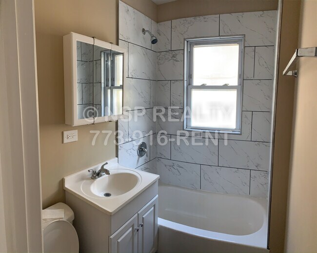 Photo - 1648 W Pratt Blvd Unidad 3K