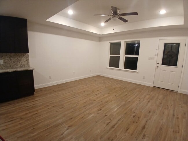 Photo - 729 Oak Landing Cir