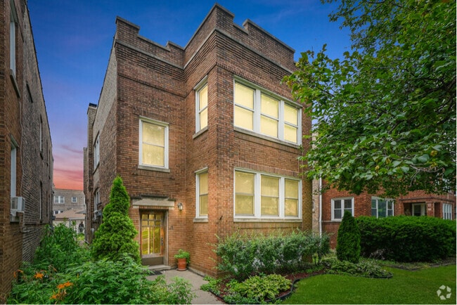 Building Photo - 639 Elgin Ave Rental