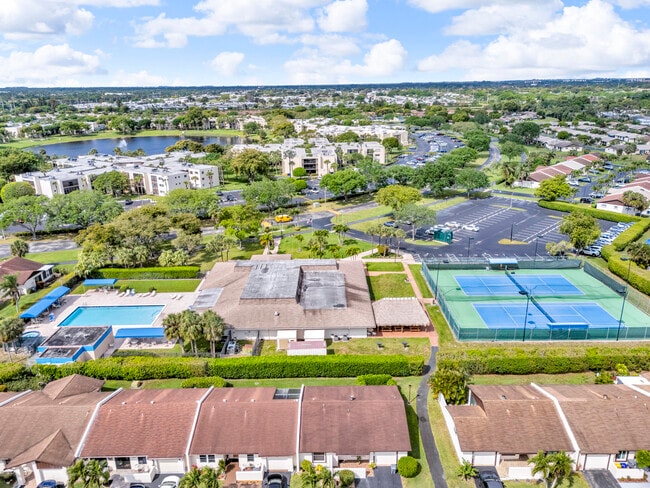 Building Photo - 5190 Las Verdes Cir Unit 315