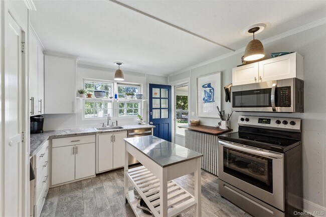 35 Sheppard St